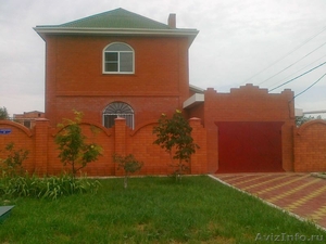 Продается 2-х этажный дом в г.Ейске Краснодарского края - Изображение #2, Объявление #349307