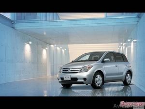 Toyota ist, машина в отличном состоянии, Колеса 185/65R15, Электропривод боковых - Изображение #1, Объявление #774071